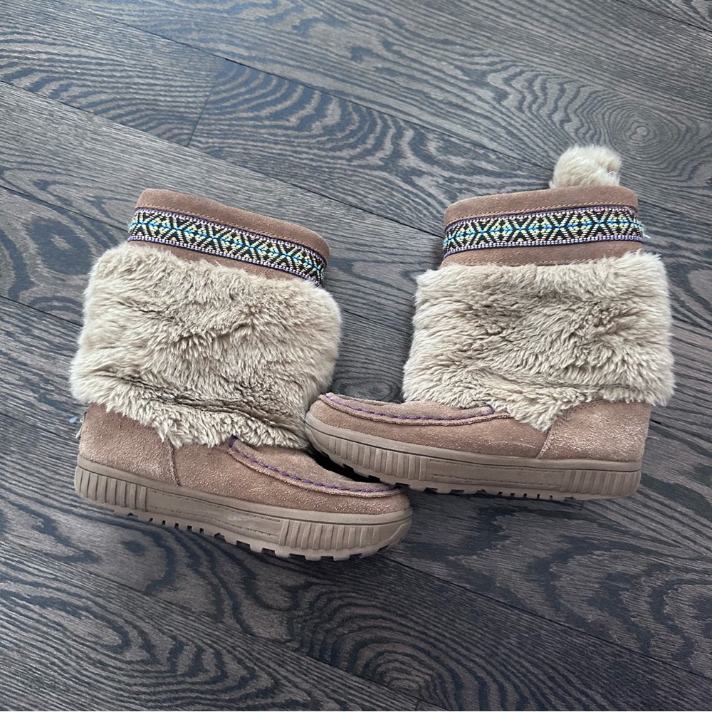 Bearpaw Fur-Lined Girls Boots Size 3